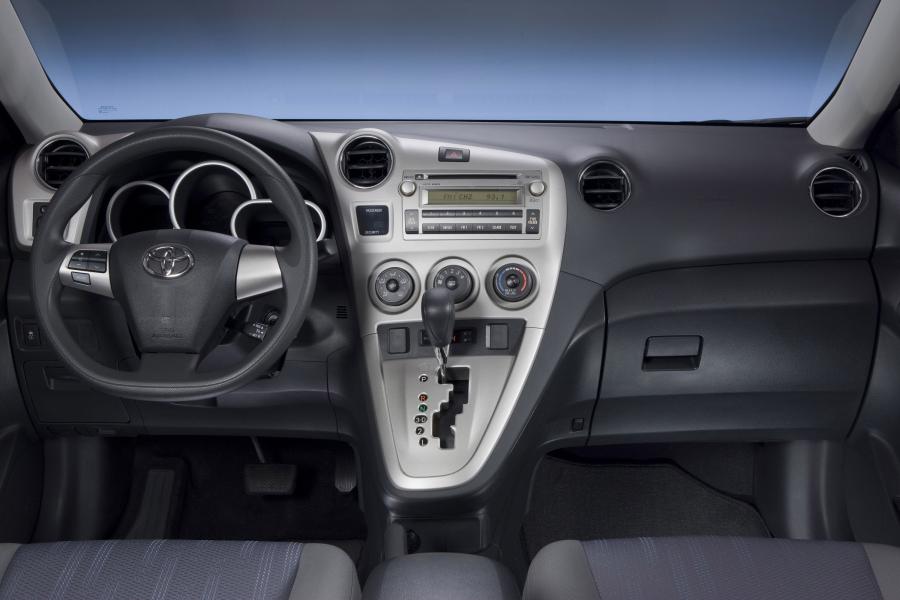 Toyota Matrix 2011 года  (фото 2 из 38)